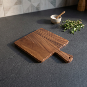 Planche à découper jetable en acacia véritable BS INTERNATIONAL avec poignée, design multifonctionnel, utilisation en cuisine, compatible lave-vaisselle, durable - Product Image 1