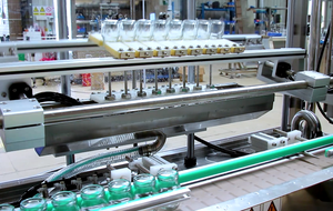Suministro directo de fábrica Línea automática de producción de máquina de llenado y tapado de bebidas - Product Image 2