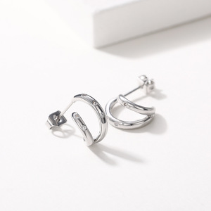 Eleganti Orecchini a Doppio Cerchio Geometrici con Zirconi, Gioielli Minimalisti da Donna, per Uso Quotidiano, Regalo Chic - Product Image 1