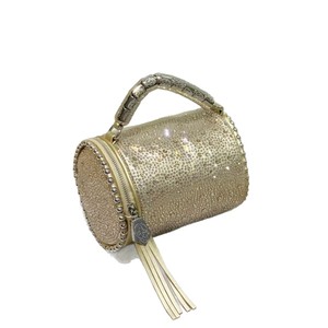 Article de mode vintage tendance incontournable 2026. Motif entièrement orné de lettres. Sac bandoulière imperméable avec sangle réglable pour unisexe. - Product Image 5