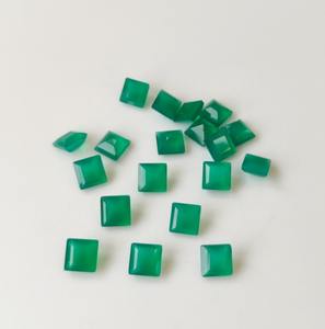 Piedra preciosa suelta facetada de ónix verde Natural hecha a mano corte cuadrado de calidad superior 3mm-30mm joyería al por mayor - Product Image 1