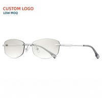 Lunettes de soleil hexagonales sans monture chic, style rétro-futuriste, petite monture métallique, idéales pour les vacances d'été