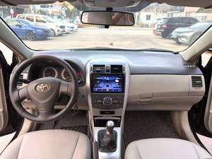 سيارة تويوتا كورولا سيدان مستعملة بناقل حركة يدوي وفتحة سقف - اقتصادية - Product Image 4