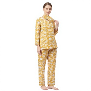 Conjunto de Pijama de Verano con Estampado Floral de Lujo para Damas de Honor, 100% Algodón, Cuello Suave con Cierre de Botones, Elegante y Transpirable, Largo - Product Image 1