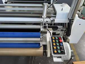 YL-801 rebobineuse entièrement automatique à quatre arbres pour ruban adhésif double face, ruban de masquage, ruban adhésif, polyester - Product Image 5