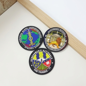 Patch in PVC tattico personalizzato con logo, da cucire, in gomma 3D, distintivi in silicone con velcro per abbigliamento - Product Image 3