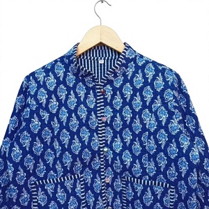 Veste matelassée à fleurs bleu indigo imprimé à la main vêtements d'hiver artisanaux avec remplissage en coton rayure d'automne décorée - Product Image 1