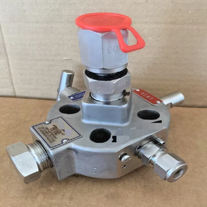 Bloque Monoflange M7896S1215K-HT y Válvula de Purga 1 2 RF SM G1 2 CWP 1440 PSI - Product Image 1