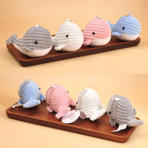2026 Venta al por mayor Llavero de peluche de ballena de 10 CM con diseño de anime creativo, juguete portátil para mochila, colgante de acuario, regalo para - Product Image 3