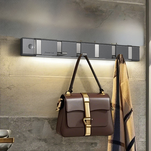 <span class=keywords><strong>Perchero</strong></span> <span class=keywords><strong>de</strong></span> Pared Metálico Moderno <span class=keywords><strong>de</strong></span> Aluminio con 6 Ganchos Autoadhesivos Anticorrosión para Organización en el Hogar, Cocina y Puerta - Product Image 2