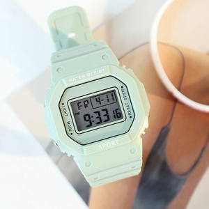 Reloj Deportivo Digital Cuadrado Verde Unisex de Lujo con Función Multifunción Luminosa e Impermeable, Incluye Alarma - Product Image 5