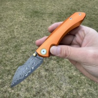 Couteau de camping pliant léger, lame en acier Damas VG10, manche en alliage d'aluminium avec clip dorsal et roulement à billes, OEM