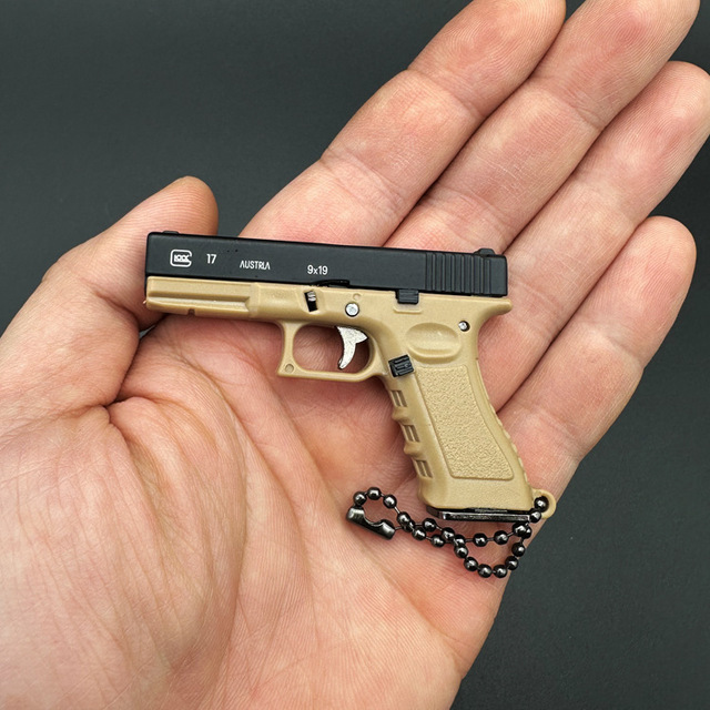 2026 Popular Quality Alloy Keychain 1:3 G17 Gun Keychain - Affordable Wholesale Gun Holsters