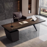 Bureau de direction ergonomique modulaire à pieds géométriques uniques avec tiroir multiprises, table de travail de luxe pour la maison