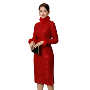 中国红中长蕾丝天鹅绒长袖毛领旗袍婚纱妈妈红色蕾丝连衣裙女婚纱妈妈