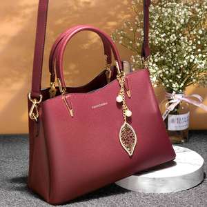 Cadeau pour la fête des mères - un nouveau sac de style 2026. Un sac à main élégant et de grande capacité pour les femmes mariées d'âge moyen. - Product Image 1