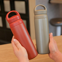Bouteille isotherme Kinto de style japonais 500 ml avec poignée de transport, infuseur à thé anti-fuite, tasse à café – Meilleure vente