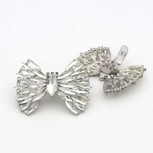 Shiwei afneembare handgemaakte hoogwaardige duurzame milieuvriendelijke modieuze strass kristallen schoenclip voor dames bruidsschoenen - Product Image 1