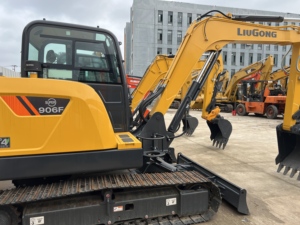 Excavadora LiuGong 906F completamente nueva, excavadora compacta de 6 toneladas con motor Yanmar y potencia constante, perfecta para sitios de trabajo estrechos. - Product Image 1