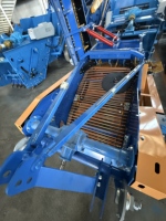 Moissonneuse-batteuse à pommes de terre, carottes et céréales avec système de chargement automatique, moteur à engrenages et moteur 70-100 CV