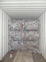 BOUTEILLES EN PLASTIQUE PET DÉCHETS/DÉCHETS APROX. 95% CLAIR (TRANSPARENT) - 5% BALLES DE COULEUR POUR LE RECYCLAGE