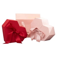 Vente en gros Boîte-cadeau personnalisée pour la Saint-Valentin Love Flower Coffrets cadeaux d'emballage de stockage en carton en forme de coeur