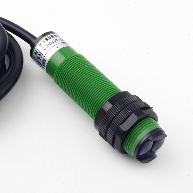 Infrared car washing photoelectric sensor, diffuse reflection proximity switch, wheel washing machine detects a distance of 3m