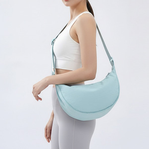 Sac bandoulière en nylon en forme de boulette, design 3D doux, pour tenues de tous les jours, petite taille - Product Image 1