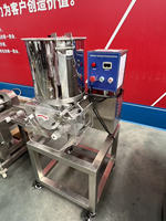 Machine automatique pour la fabrication de galettes de hamburgers à base de viande, de poisson, de légumes et de protéines