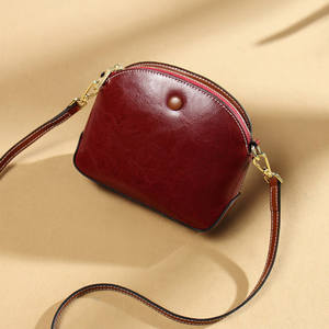Top Grain Cowhide Gender Neutral Genuine Leather Bags Retro Women'S Bags Computer Bags <b>Backpacks</b> - Product Image 4