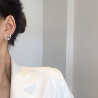 Anting-anting bunga mutiara desain jarum perak anting-anting kancing mutiara imitasi cabang zaitun berlapis emas