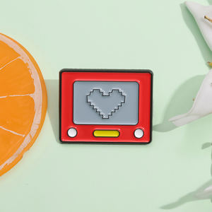 Insignia de tablero de pintura de amor de estilo de dibujos animados, diseño de consola de juegos rojo creativo, Pin de solapa, regalo de joyería para amigos, venta al por mayor - Product Image 2