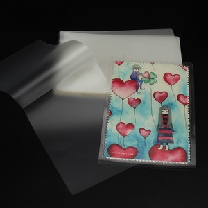 Película Laminada de PVC Brillante de 3 Pulgadas y 7 Milésimas de Pulgada, Protectora para Marcos de Fotos, 50 Hojas - Product Image 3