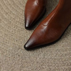 Bottines courtes vintage pour femmes, automne-hiver 2024, sexy, bout pointu, chaussures en cuir véritable, talons <span class=keywords><strong>mi</strong></span>-hauts confortables, bottines à la cheville pour <span class=keywords><strong>femme</strong></span>, noir, taille 48 - Product Image 6
