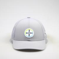 Casquette de baseball personnalisée à 5 panneaux, visière plate, en nylon, résistante à l'eau, perforée au laser, avec logo en caoutchouc, imperméable