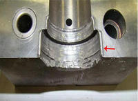 Machine de soudage au laser à fibre optique de type bras de grue, faible déformation thermique pour moules d'injection plastique et de quincaillerie
