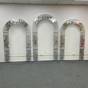 Décoration de fond de scène de mariage personnalisée en usine ornements en <span class=keywords><strong>fer</strong></span> <span class=keywords><strong>forgé</strong></span> cadre Rose creux à cinq barres accessoires de mariage arc. - Product Image 3