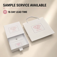 Boîte à bijoux de luxe blanche de petite taille avec logo personnalisé imprimé et pochette