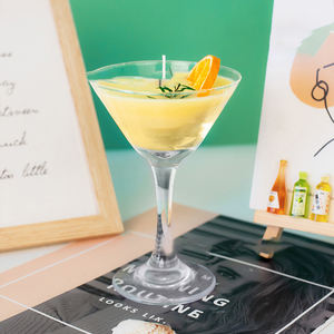 Bougie parfumée à la <span class=keywords><strong>fraise</strong></span> et à l'orange personnalisée en gros | Bougie aromatique aux fruits en cire de soja naturelle pour la maison, les cadeaux et la décoration - Product Image 2