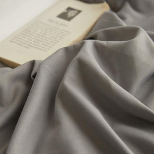 Set di Biancheria da Letto di Alta Qualità Stile Ins in Cotone Lavabile Tinta Unita Morbido e Caldo con Finitura Spazzolata 4 Pezzi Copripiumino e Lenzuola - Product Image 3