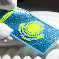 Fabricant LOGO personnalisé Etiquette en daim Etiquette de luxe en silicone gaufré 3D Impression Tatami en feutre Etiquette pour vêtement
