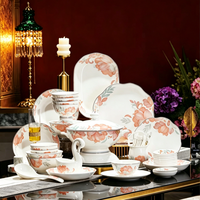 Service de table en porcelaine fine à motif floral pêche, vaisselle élégante en céramique avec bordure argentée pour la maison, les dîners et les banquets de mariage