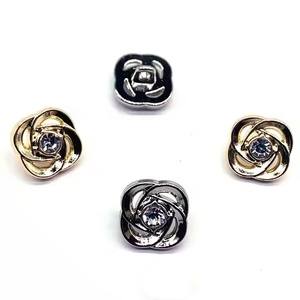 Nhà Máy Bán Hàng Trực Tiếp Tùy Chỉnh Nhỏ Kim Loại Hoa Hồng Nút Hoa Bền Đẹp Laser Marks Cho Áo Sơ Mi Jeans Khác Nhau - Product Image 2