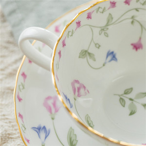 <span class=keywords><strong>Tasse</strong></span> et soucoupe en <span class=keywords><strong>porcelaine</strong></span> de luxe, motif floral et bords dorés, design moderne, pour le café ou le thé - Product Image 5