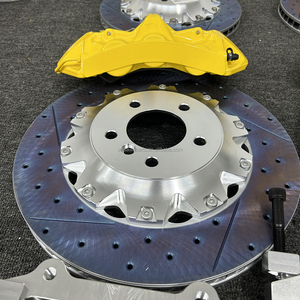 Kit Freni Anteriori Personalizzati a 6 Pistoncini e Posteriori a 4 Pistoncini per <span class=keywords><strong>Audi</strong></span> <span class=keywords><strong>A3</strong></span> A4 L A5 A6L A7L - Product Image 3