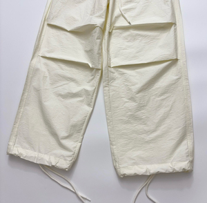 Pantalon droit ample à taille élastique mi-haute en toile respirante pour femme, avec cordon de serrage, coupe large, idéal pour l'été – Marque Distributeur - Product Image 3