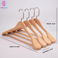 Cintre en bois triangulaire polyvalent, durable, stable, empilable et portable pour magasin de vêtements - Fournisseur chinois