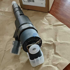 Injecteur de carburant, injecteur à rampe commune 0445110610 32K61-00011 32K6100011 pour moteur Mitsubishi D04EG et excavatrice Kobelco SK125SR - Product Image 1