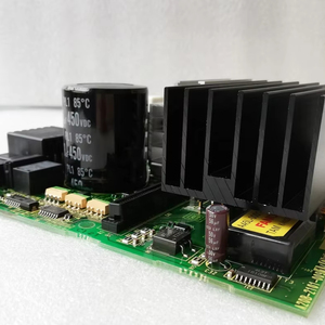 Un composant industriel FANUC A20B-2101-0042 d'occasion pour les opérations système - Product Image 1