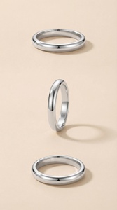 Anelli Classici per Coppie <span class=keywords><strong>in</strong></span> <span class=keywords><strong>Acciaio</strong></span> <span class=keywords><strong>Chirurgico</strong></span> da 2mm, Finitura a Specchio, <span class=keywords><strong>Fedi</strong></span> Coreane Abbinabili per Uomo e Donna, Direttamente dalla Fabbrica - Product Image 4